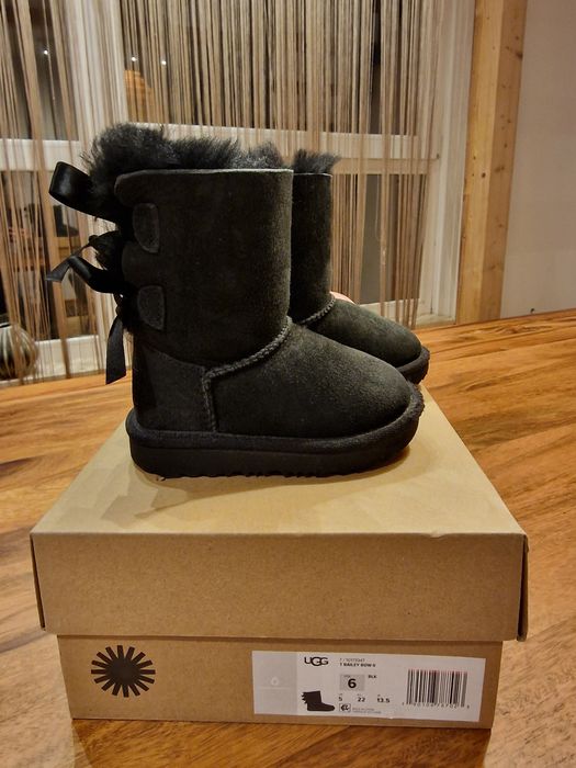 Vand ghete UGG Bailey marimea 22
