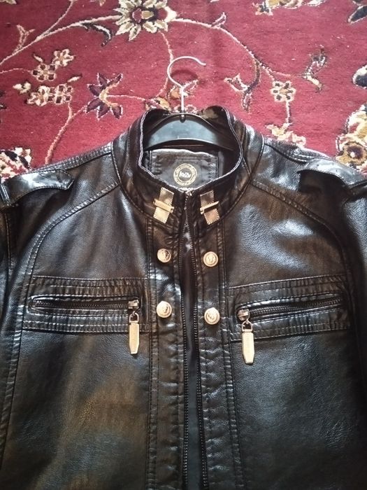 Продам модную кожаную куртку