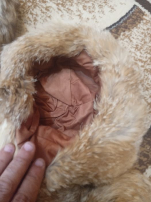 Промо-Шал-Яка- от северна лисица и две шапки