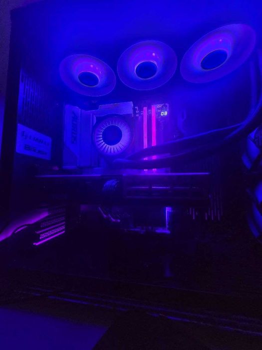 Компютър Ryzen 7 9800X3D / RTX 5070 Ti 16GB / 64GB DDR5