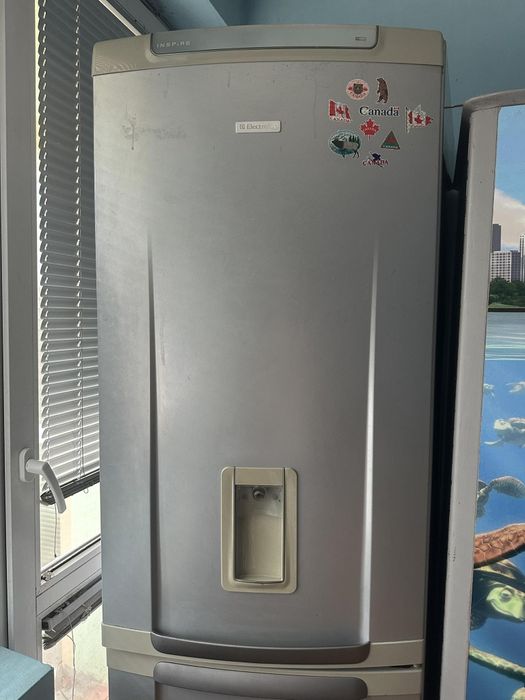 Хладилник с фризер Electrolux