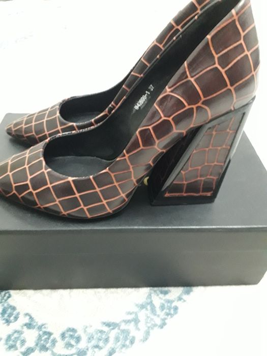Туфли Vitacci оригинал размер  37