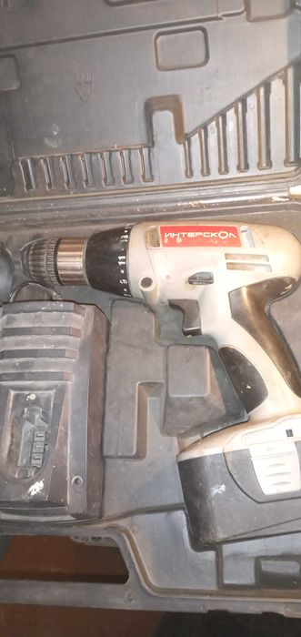 Продам шуруповерт   10000 тенге.