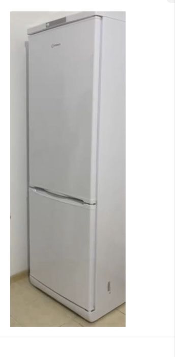Холодильник Indesit