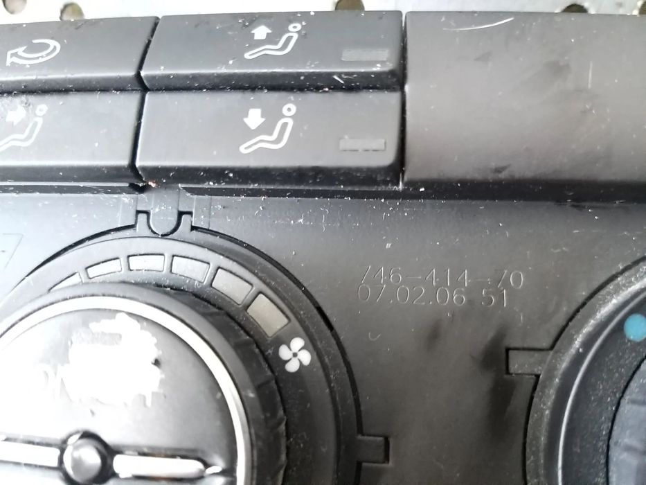 Panou comanda clima ac vw golf 5 1k 74641470