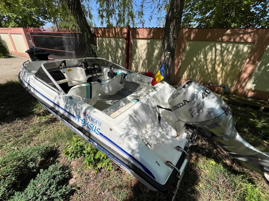 Barca Hellas Pegasus fara motor