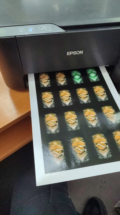 Продам МФУ Epson L3200  в рабочем состоянии но нуждающийся в ремонте