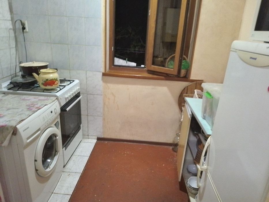 срочно!!Продаю квартиру 3комн переделанная в 4-х комн