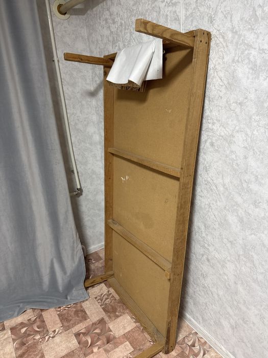 Стол кухонный деревянный