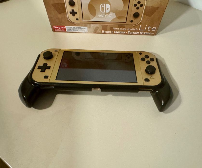Nintendo Switch Lite Editie Speciala - Hyrule Edition, Gold