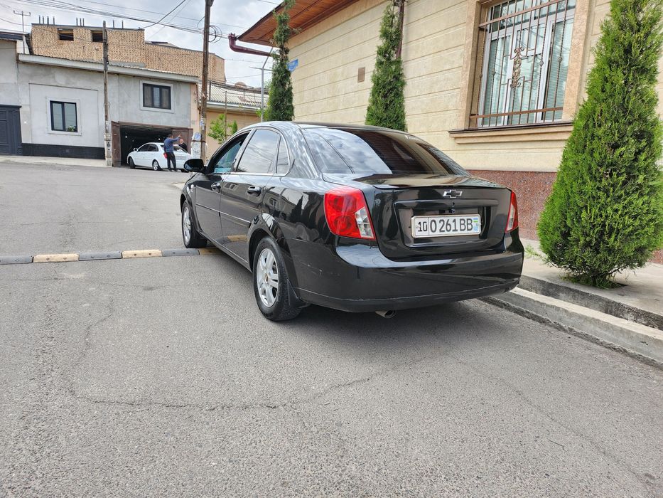 Срочно недорого Lacetti-3поз АФТОМАТ. 2011 г. Метан. Полный наварот.