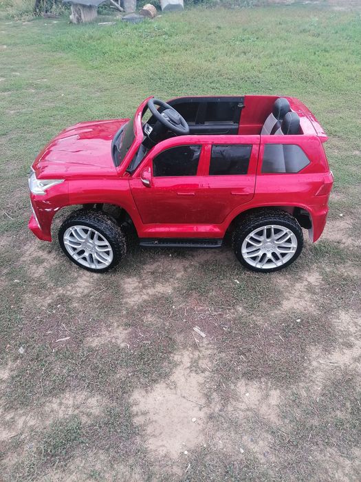 Продам.  Детску Машину