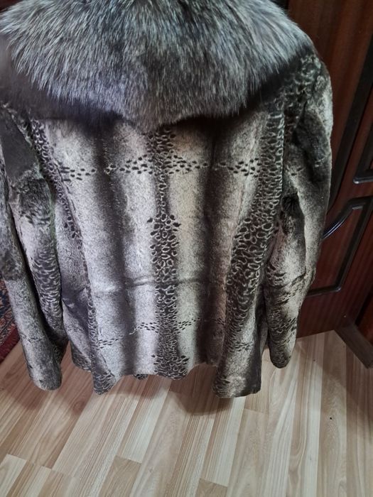 Женская меховая куртка