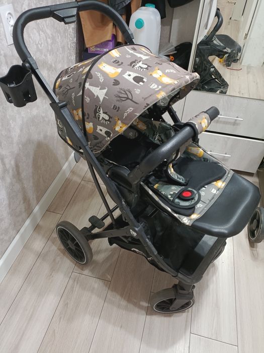 Детская прогулочная коляска