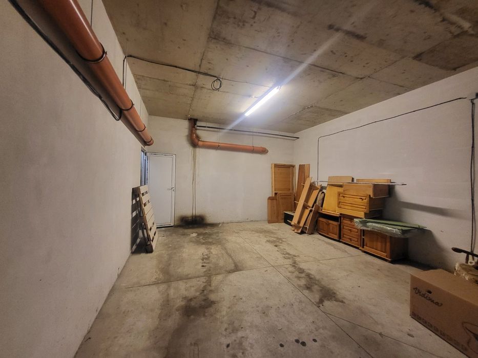 Дава се под наем Гараж / Паркомясто в София, Дървеница - 67 кв.м за 87777.63 € - Снимка #1