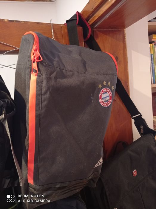 Rucsaci diferite marimi