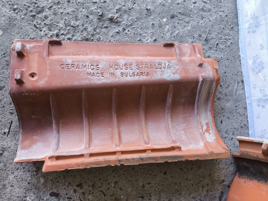 Vând țiglă folosită șapte ani,2 modele  preț atractiv.