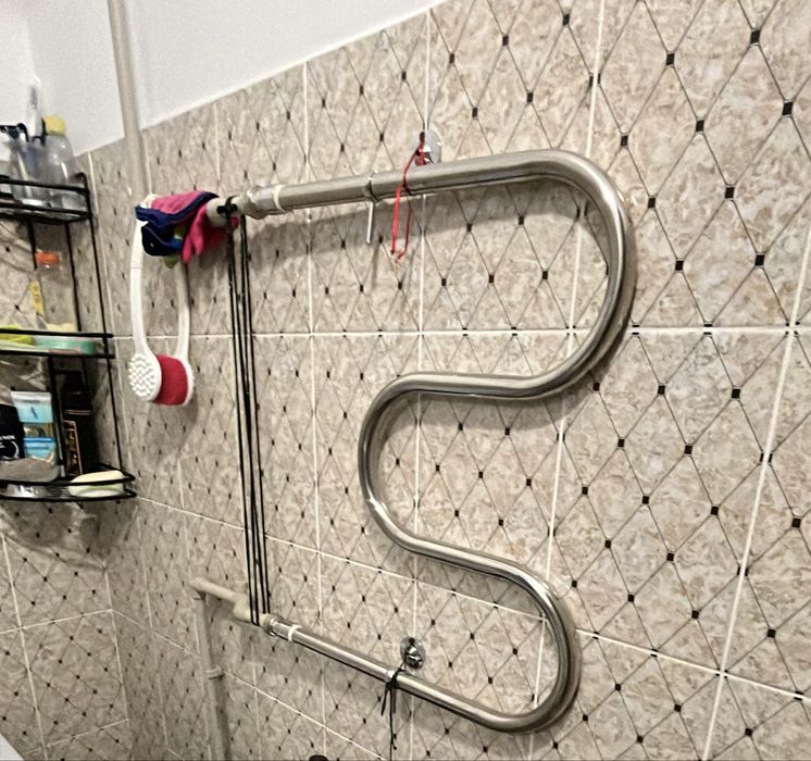 Продам полотенцесушитель (змейка)