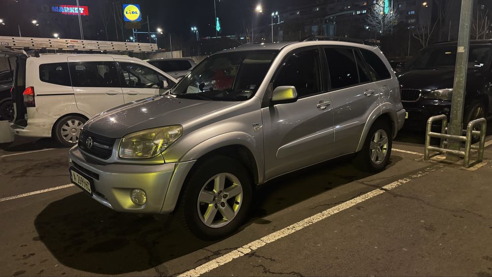 Toyota RAV4.   XA20