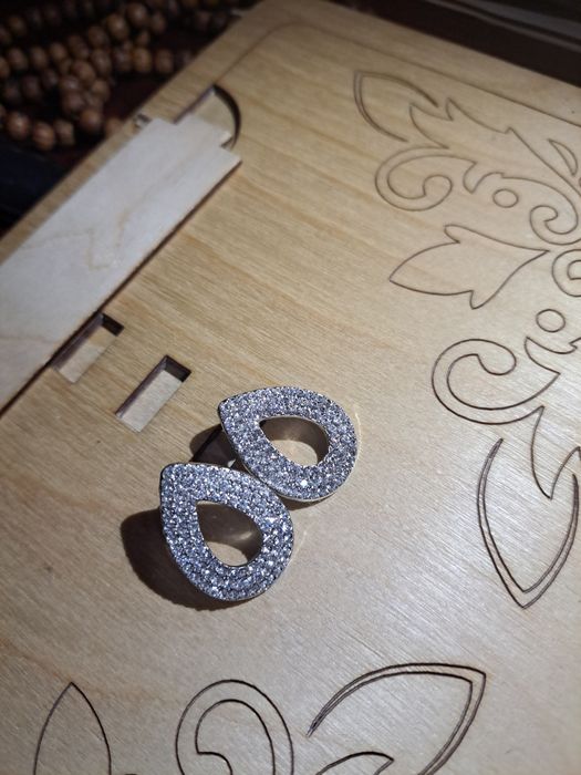 Chiroyli dizaynda sirg'alar