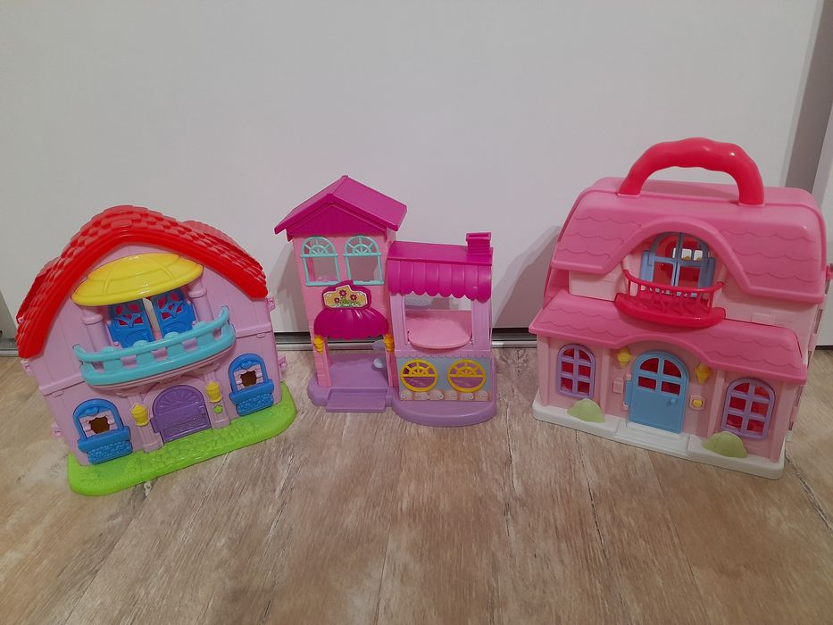 3 casute papusi cu accesorii