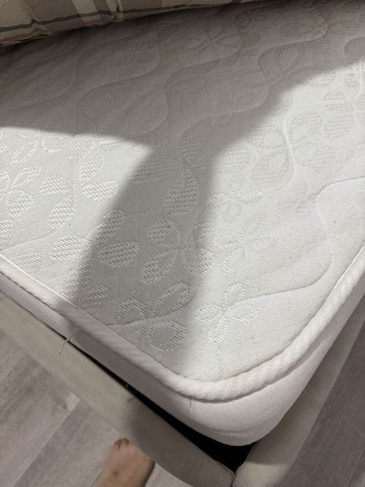 Кровать продам срочно