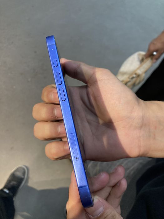 iphone 16 синего цвета