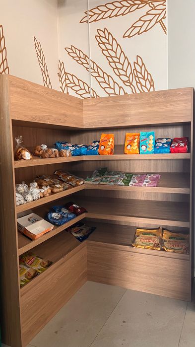 Полки для хлеба.