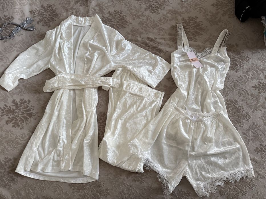 Женский комплект пижамы