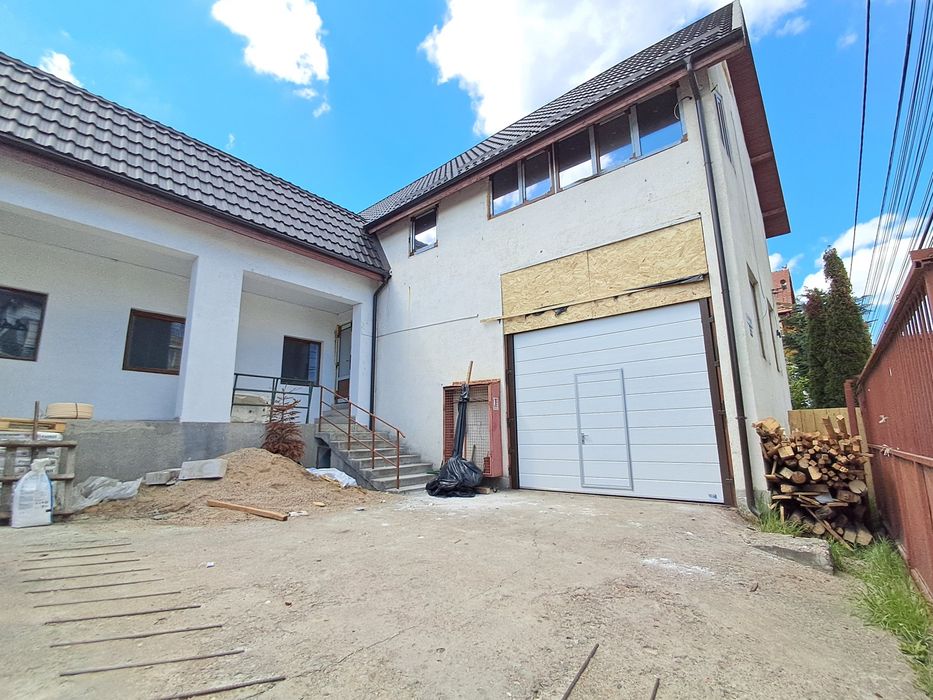 Usa Industriala Secționala * Premium si Rezistenta