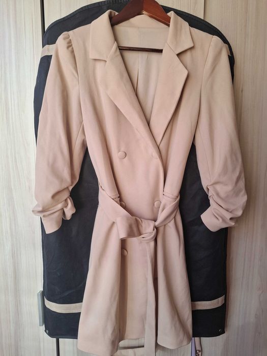 Рокля сако в беж/крем