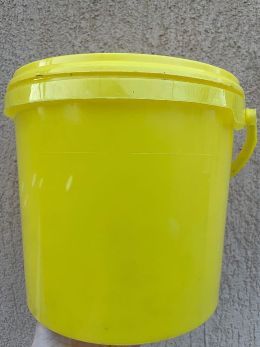 Găleți de plastic, 5 litri cu capac