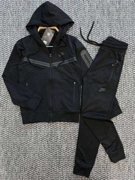 Детски екипи Nike tech