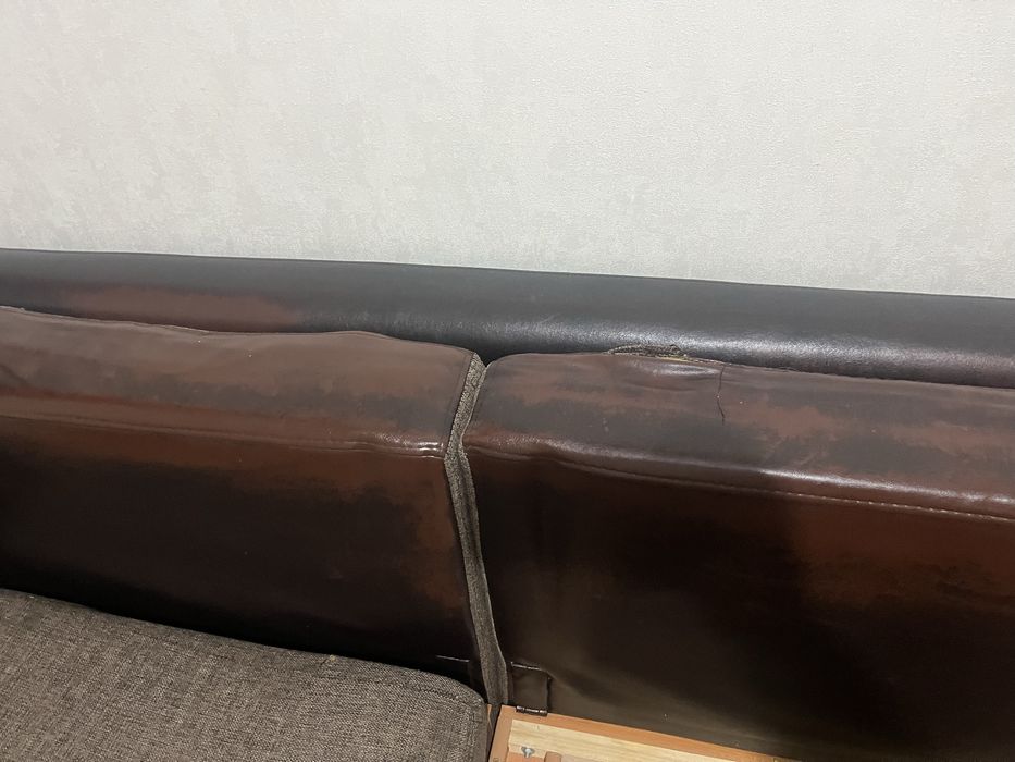 Продается выдвижной диван.