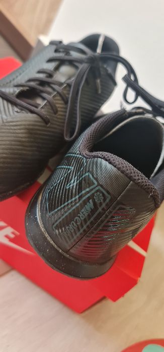 Vand ghete de fotbal Nike Mercurial