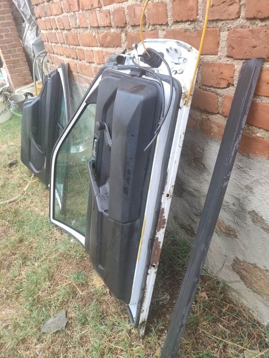 Врата отМерцедес 190