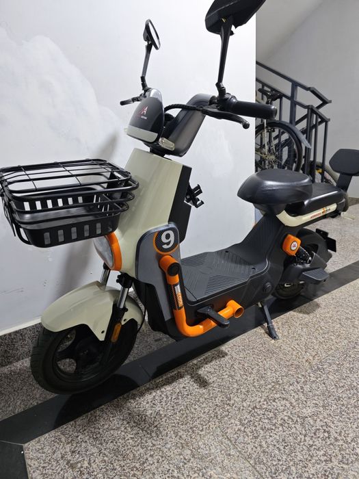 Скутер 2025,почти новый