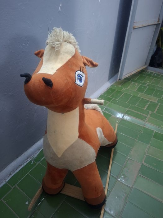 Ойыншық ат. Аткеншек