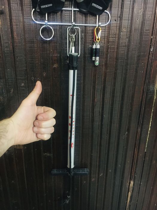 Насос ручной универсальный для туризма, детского транспорта+фонарик