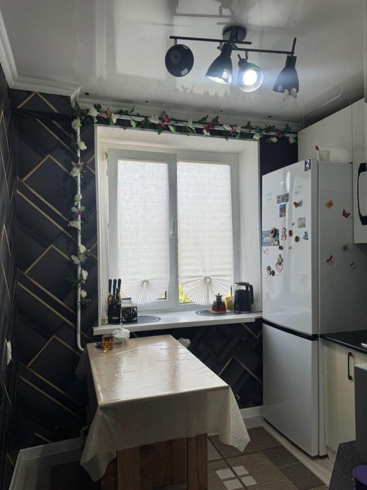 Обменяю 2 х ком кв рядом с ДК