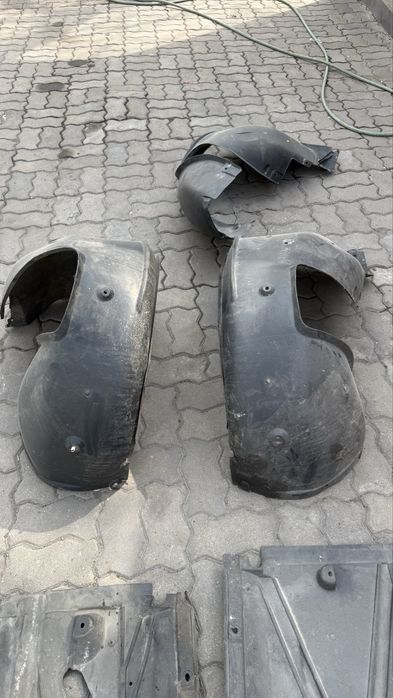 Подкрылки защитки пластик BMW e39