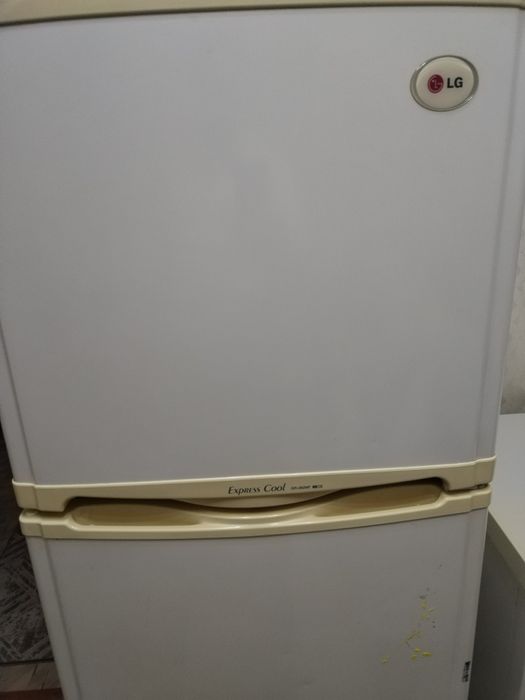 Продам холодильник