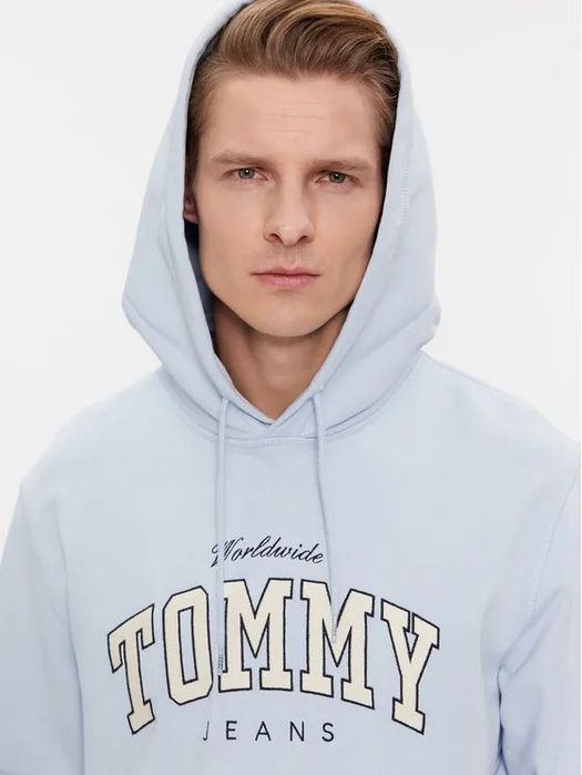 Мъжко горнище : TOMMY JEANS Regular Varsity Hoodie 8401 Light Blue M