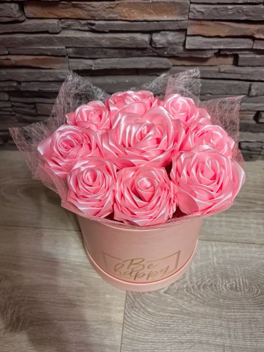 Букети от сатенени рози