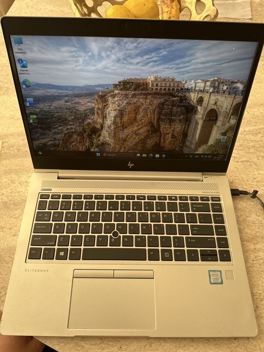 HP EliteBook 840 G6 i7 / 16GB RAM / 512GB SSD / Radeon 550X