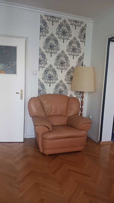 Кожен фотьойл.Цвят горчица.Естествана кожа-проверено.