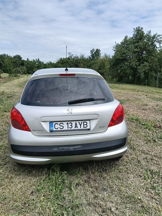 Vând Peugeot 207 1.4hdi