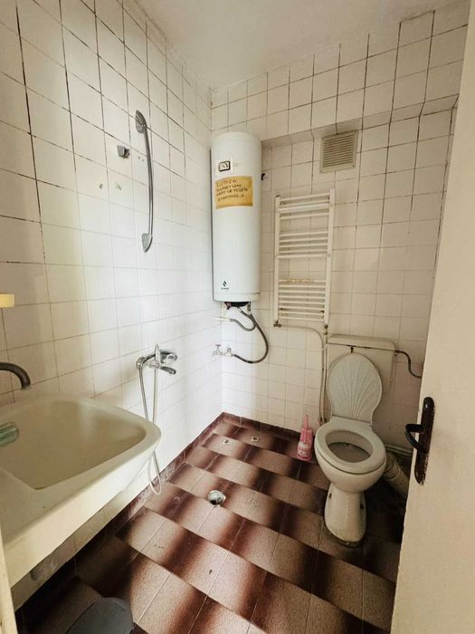 Продава се Хотел в Харманли - 544 кв.м за 589 €/кв.м - Снимка #17