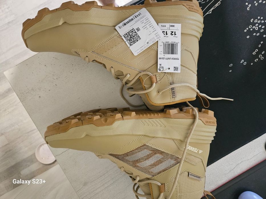 adidas  кросовки