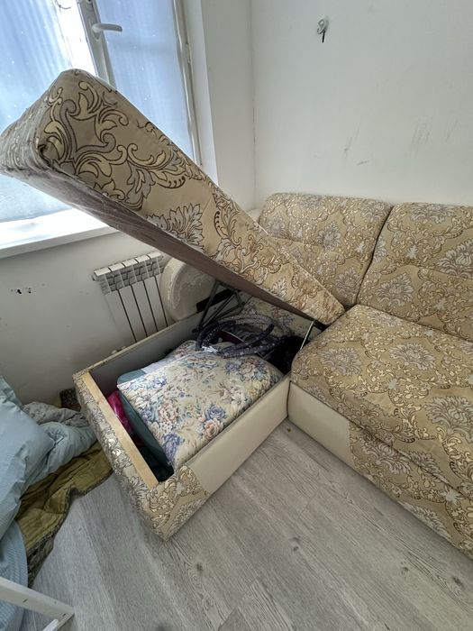 Отдам даром диван